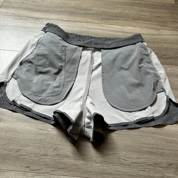 Lululemon &go Endeavor Short size 4 gray active shorts - Picture 9 of 9